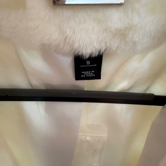 White fur coat - Picture 3 of 3